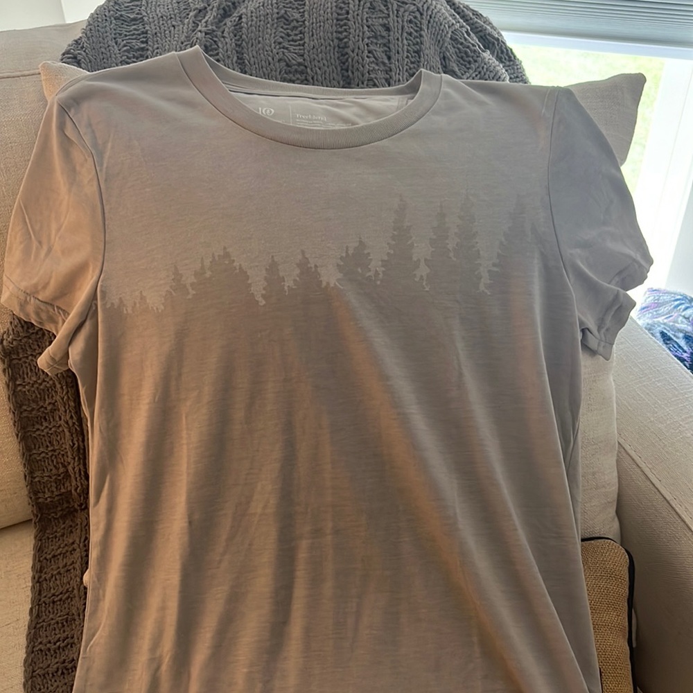 New without tags. Tentree xsmall T-shirt